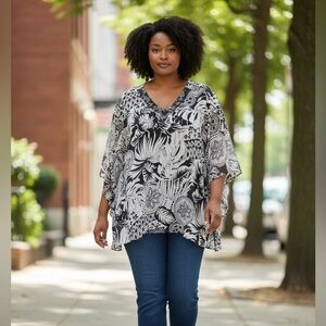 Sara Michelle black with sequins floral lightweight top in size 2x